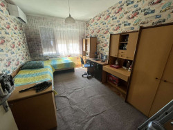 Продава/заменя за апартамент 108 кв.м. с механа, камина и изба 20 кв.м. до ЕКО, Казанлък