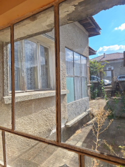 Къща в село Будовград