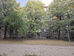 Агенция Елия продава 3 стаен масивно СТРОИТЕЛСТВО -ШИРОК ЦЕНТЪР