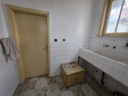 Къща с двор 800 кв.м. и гараж в гр. Павел баня