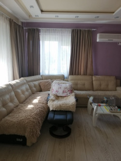 Обзаведен мезонет 177 кв.м. за продажба в района на Болницата, Казанлък